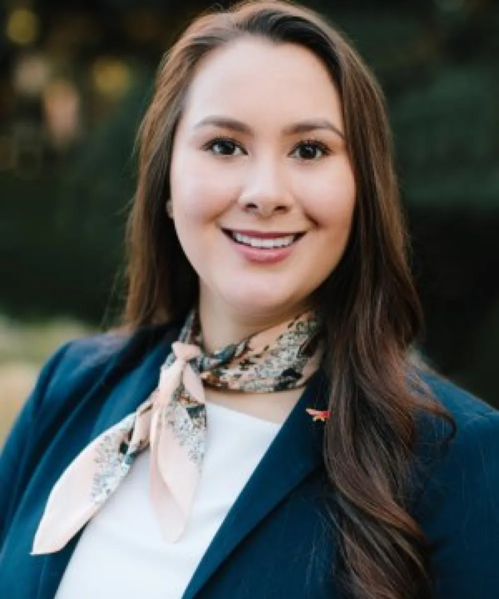 Headshot_LS Headshot_LS