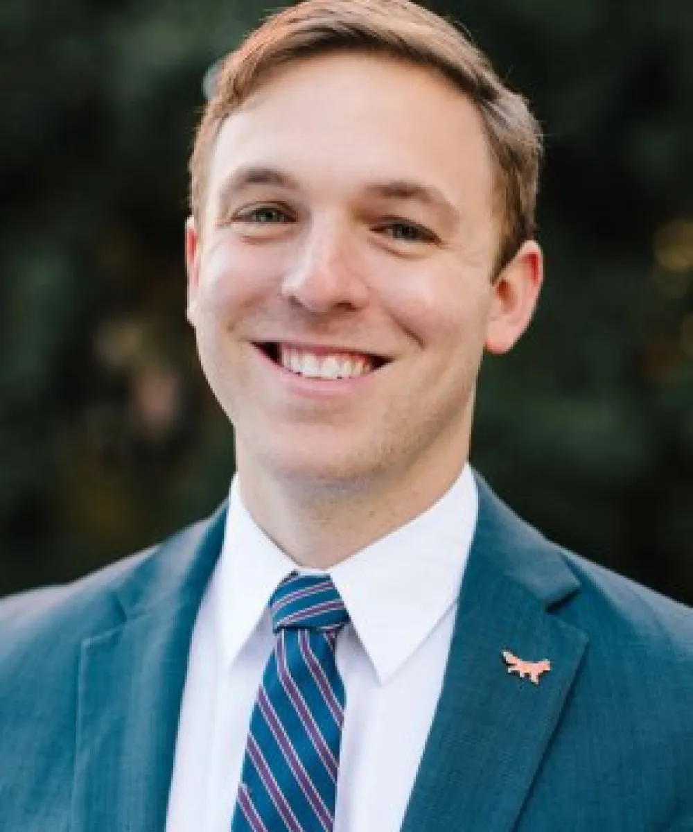 Headshot_TE Headshot_TE